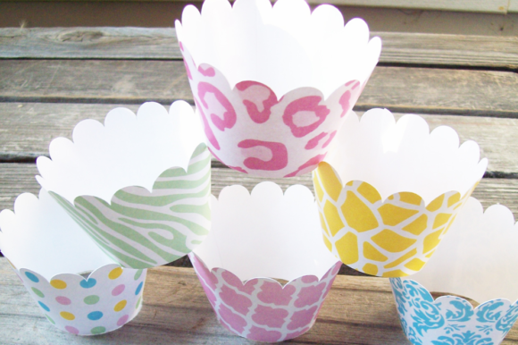 Plain and Scalloped Cupcake Wrapper